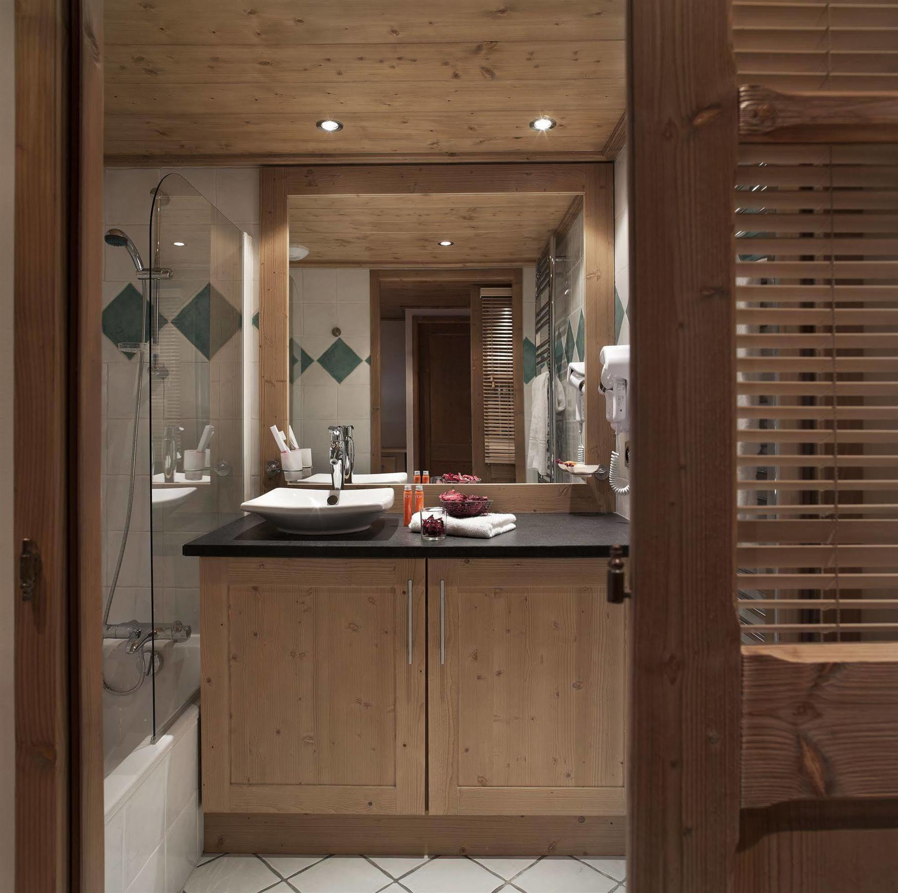 לה קארו ד'ארש Cgh Residences & Spas Les Chalets De Jouvence מראה חיצוני תמונה
